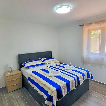 In Mit Gemeinsamem Garten Apartman *